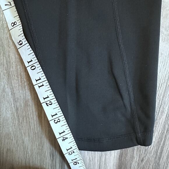 IVY PARK Leggings Sz M black Logo Waist pull on athletic Gym Capri Biker Pockets - Picture 6 of 6
